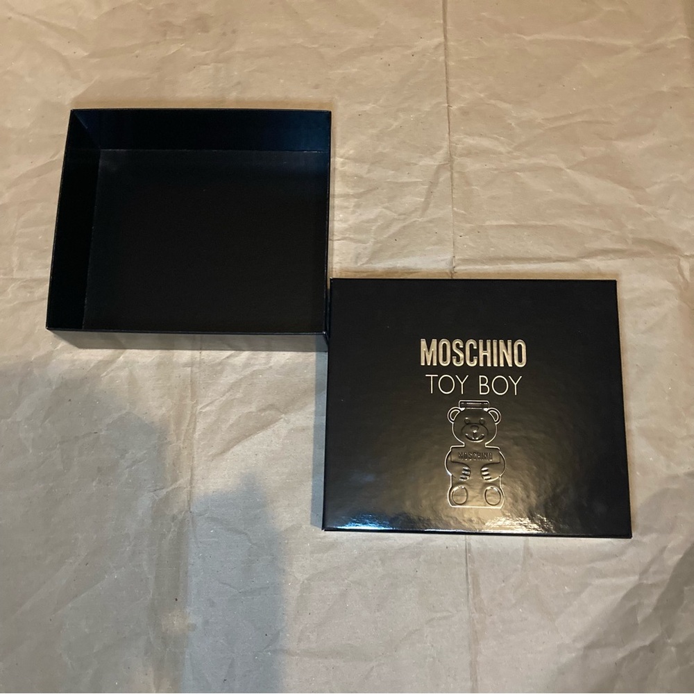 Moschino gift box